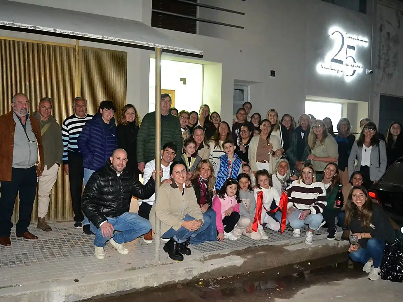 La noche inauguración contó con la presencia de familiares, amistades y colegas profesionales.