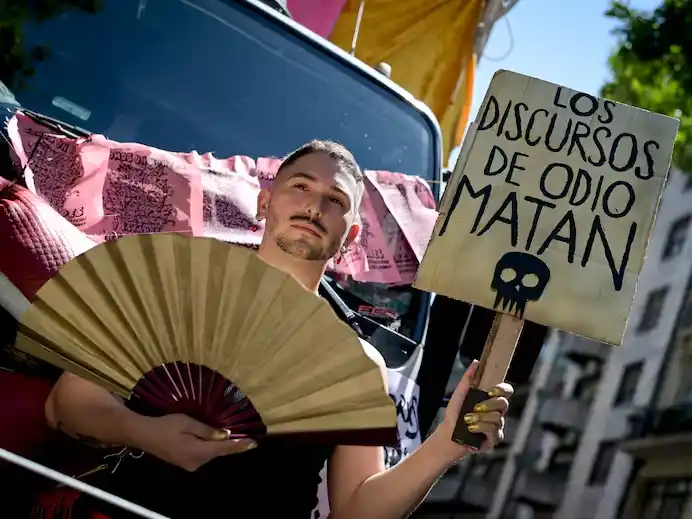 En todo el país se manifiesta este sábado contra los discursos de odio.