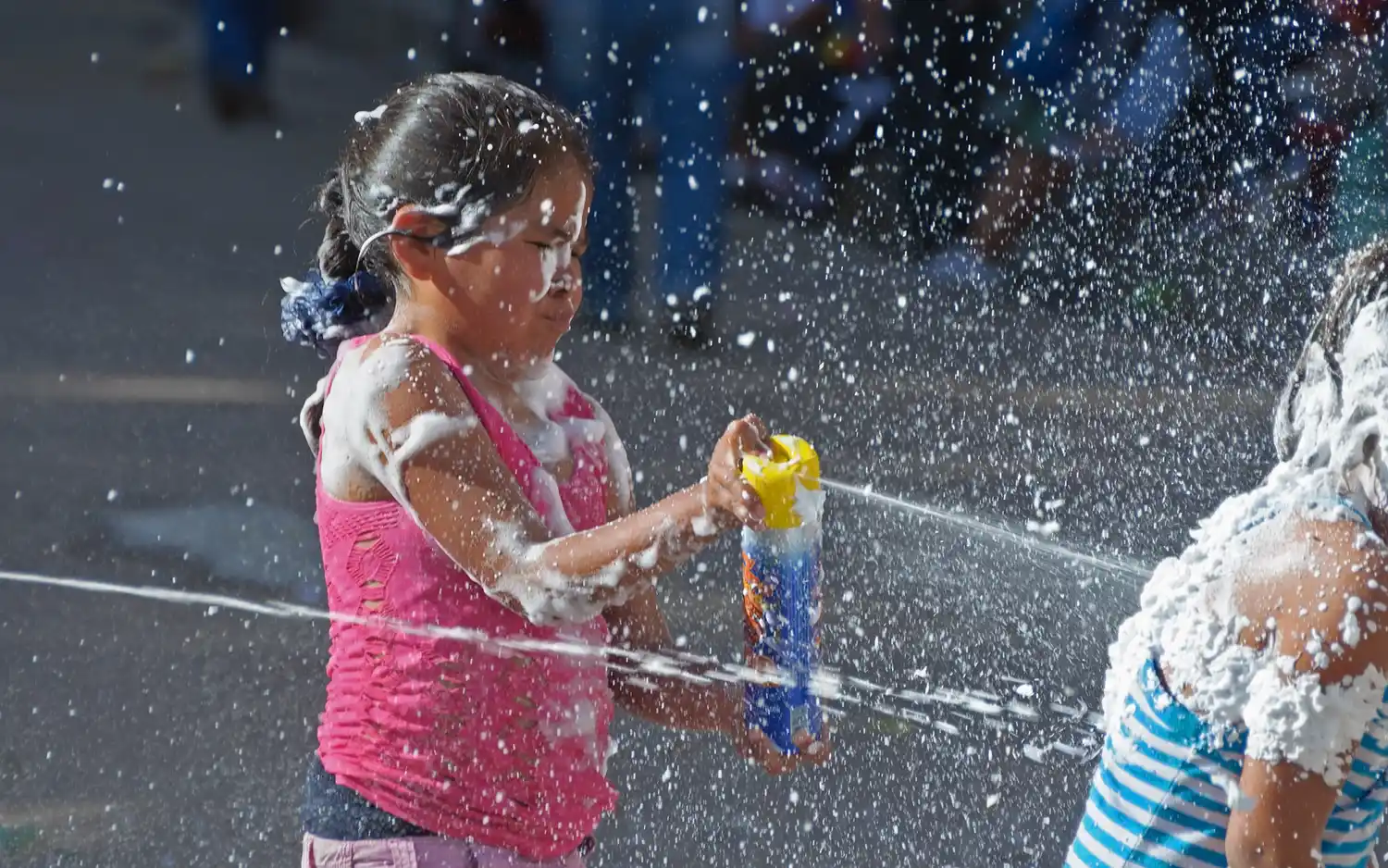 Venta de entradas, nieve y alquiler de sillas para el carnaval