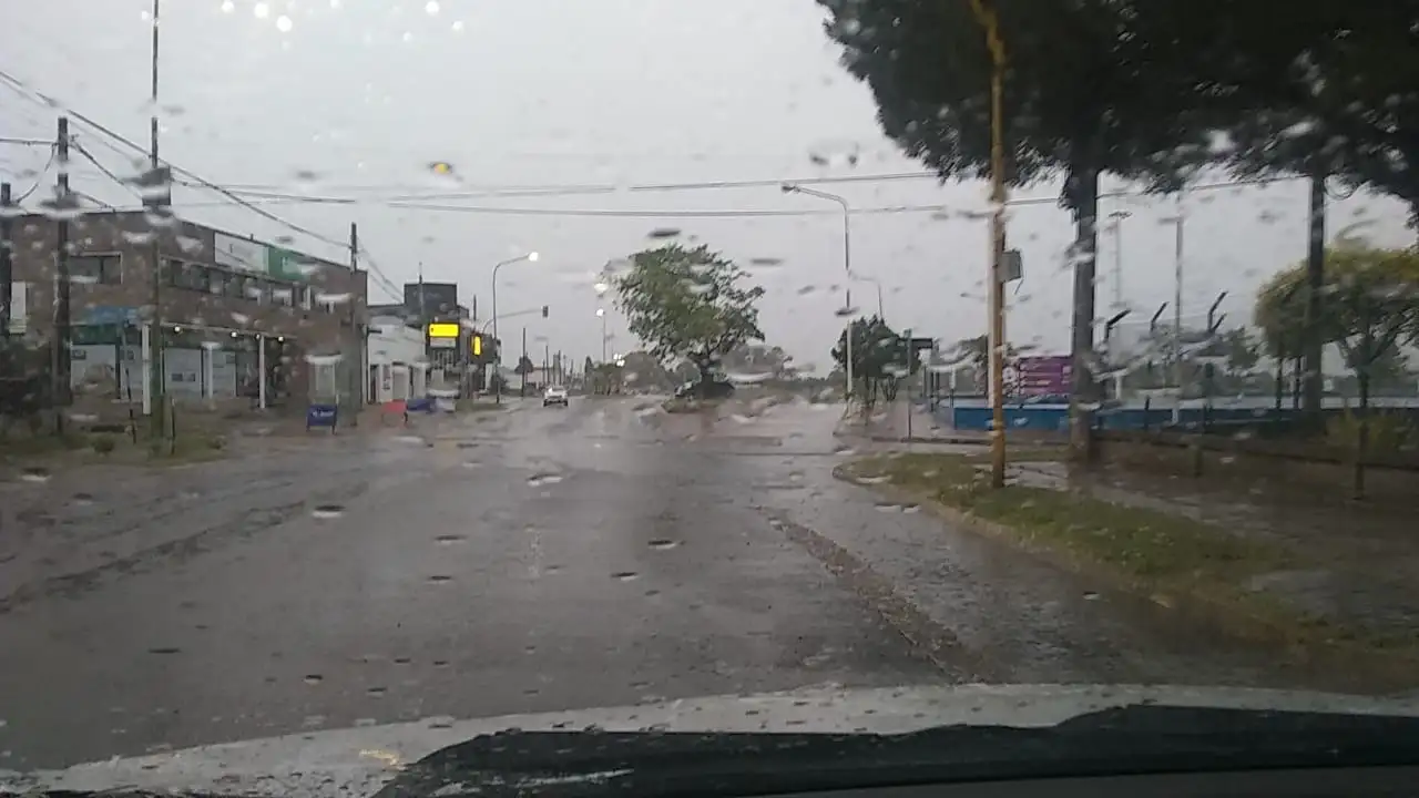 Alerta por tormentas aisladas en Gualeguaychú: hasta cuándo sigue la lluvia