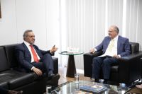Scioli junto al vicepresidente de Brasil, Geraldo Alckmin