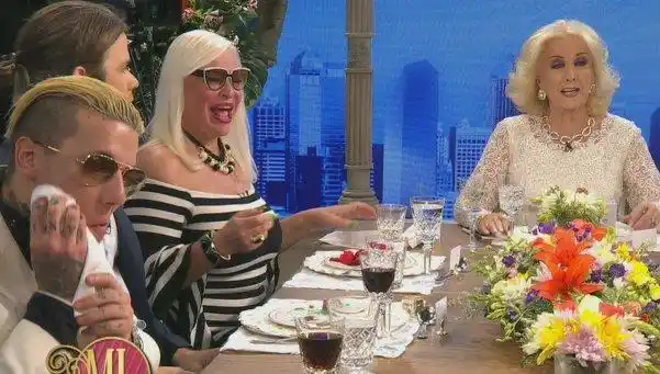 Süller les contó a Charlotte y Alex que fue amante de su papá