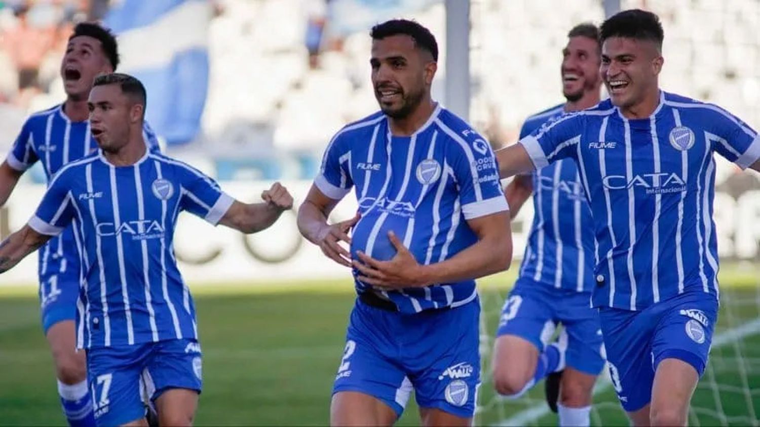 Godoy Cruz juega con Platense, por el pase a la final