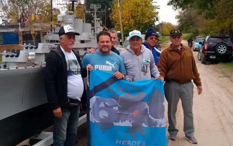 A 40 años del hundimiento del ARA General Belgrano, Mayra homenajea a su papá