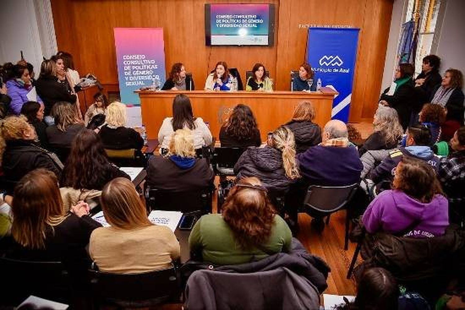 La ministra Estela Díaz se reunió con el intendente Nelson Sombra y participó del Consejo Consultivo de Políticas de Género.