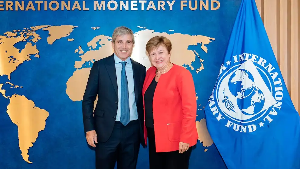 En medio del escándalo en el Indec, llegó una misión del FMI para una nueva revisión del acuerdo
