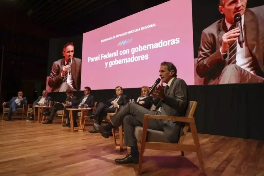 Gobernadores peronistas defendieron el rol del Estado para encarar una "obra pública federal"