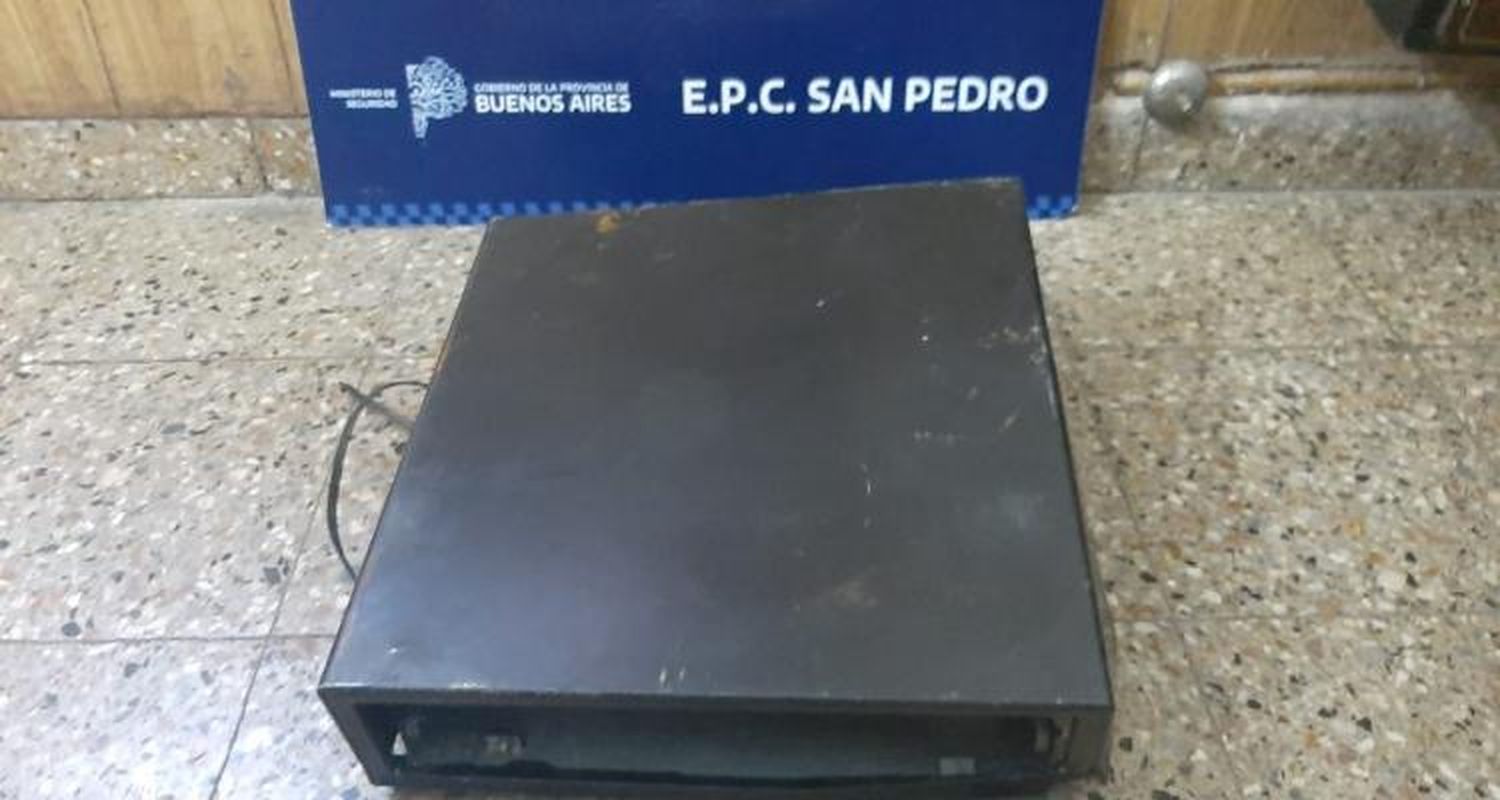 Robaron la caja registradora de un autoservicio y la encontraron tirada en un pasillo del 2 de Abril