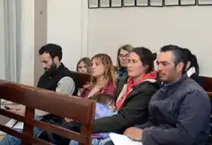 Padres de estudiantes de La Numancia reclamaron en el Concejo por la falta de transporte rural