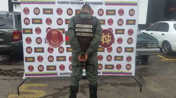 SERVÍA DE ESPÍA PARA GRUPOS IRREGULARES colombianos: detienen en Táchira a falso militar