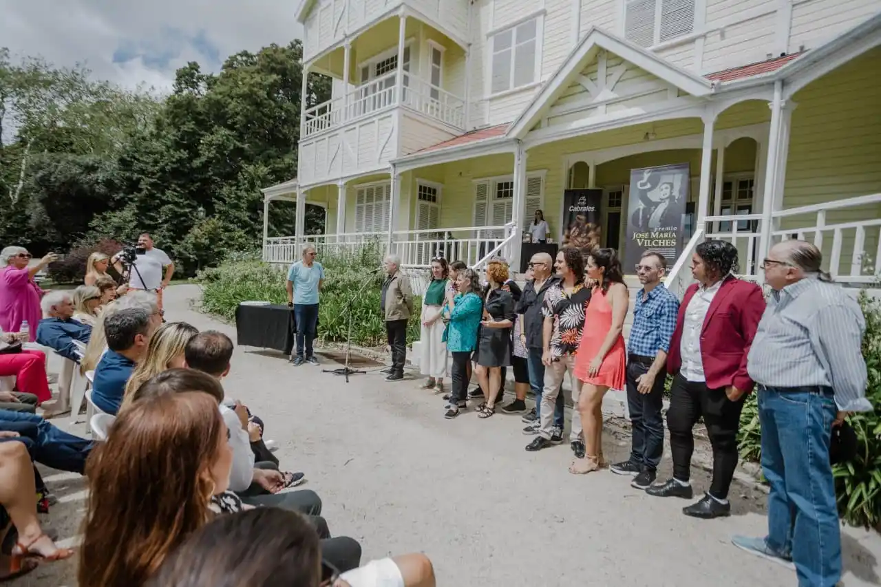 El galardón se otorgará a la obra que se distinga por “rescatar la dignidad humana y los valores sociales, por contribuir a la prédica de la libertad y de la paz”.