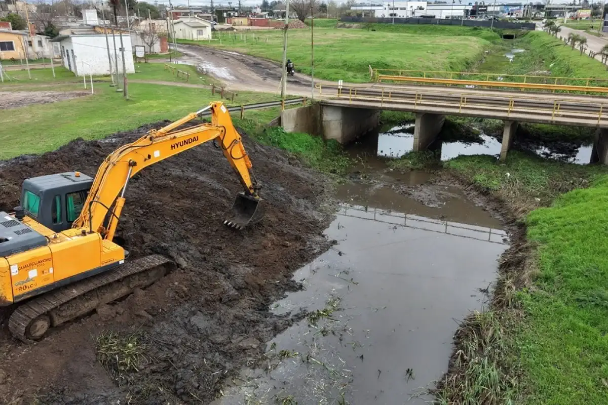 Limpiaron y profundizaron la Cañada de Gómez ante el riesgo de lluvias abundantes por el fenómeno de El Niño