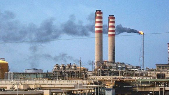 INCENDIO EN AMUAY obliga a Pdvsa detener nuevamente la refinería