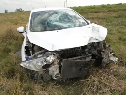 Autovía 14: Mordió la banquina, se despistó e impactó contra un cartel  