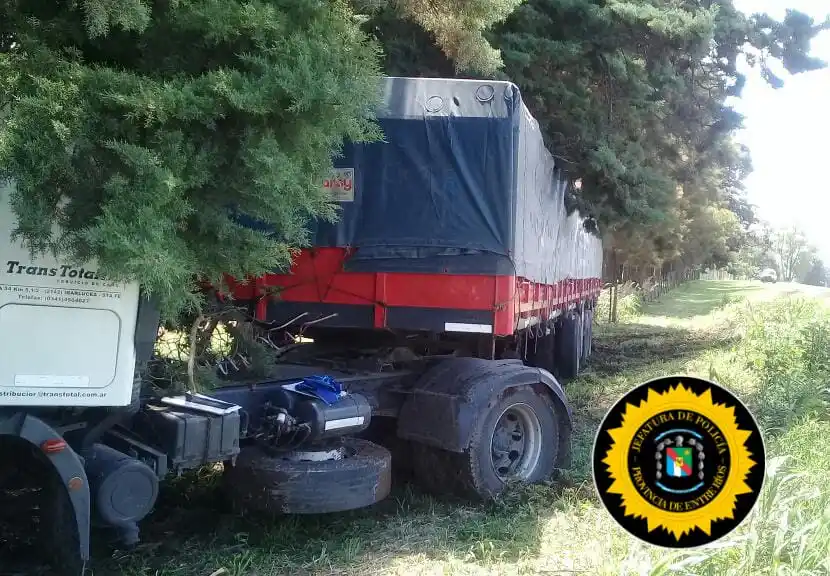 Despiste de un camión en Victoria: sin lesionados y ruta despejada