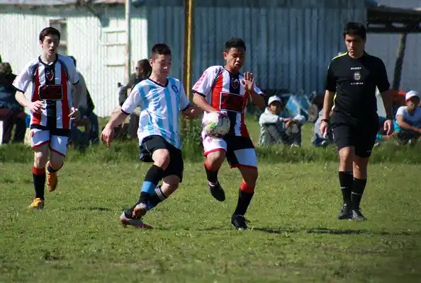 Paraná Campañana y Colón, finalistas del Torneo Sub-15
