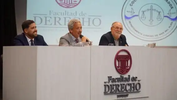 La institución celebró el aniversario con un acto en el Aula Magna de la Facultad de Derecho.