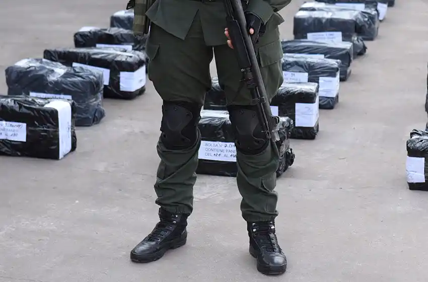 Gendarmería detuvo a una mujer con 16 kilos de cocaína