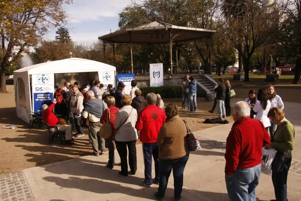Unas 250 personas pasaron por la carpa montada en  la Plaza