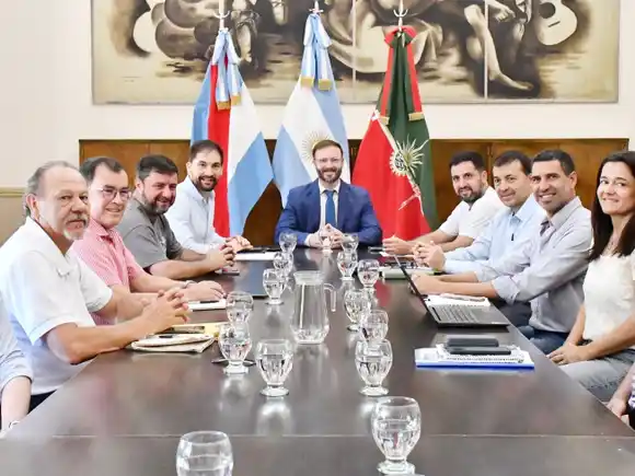 Obras Públicas presentó en gabinete la planificación para el 2026