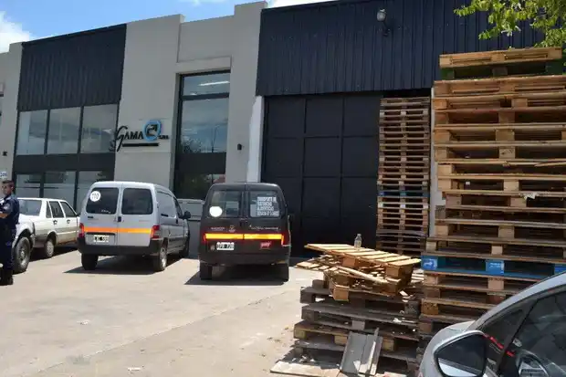 Robó 73 mil pesos, pero cuando allanaron la casa de su madre devolvió 54 mil