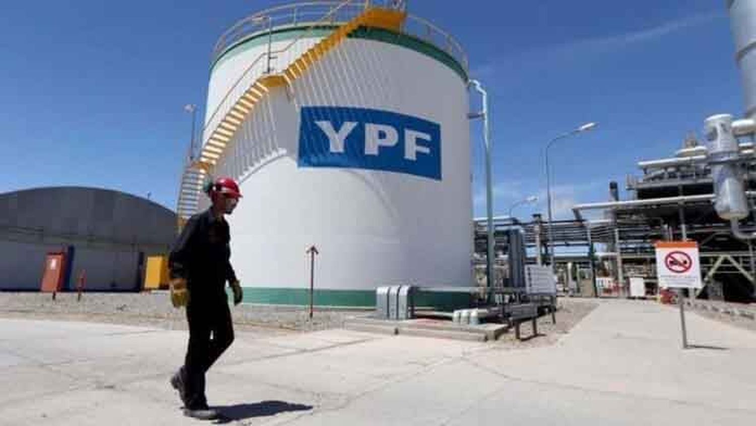 YPF anunció que seguirá con la construcción de la planta de GNL en Río Negro