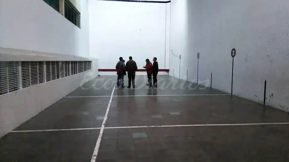 SAN CAYETANO: Anuncian importante obra en  la cancha del Club de Pelota