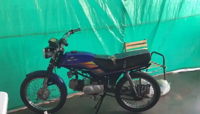 Fue a una fiesta y le robaron la moto