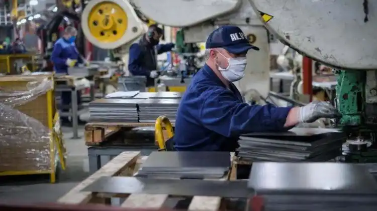 La actividad económica subió 4,8%  interanual en marzo, pero cayó en relación con febrero pasado