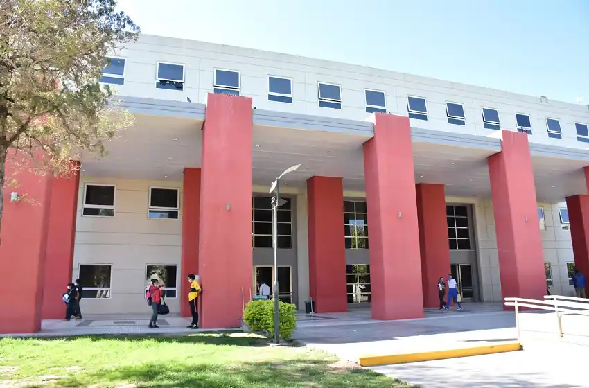 Denuncian a una médica que contrajo coronavirus y violó los protocolos