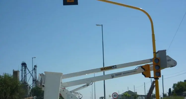 Nuevo semáforo en San Martín y Crucero General Belgrano