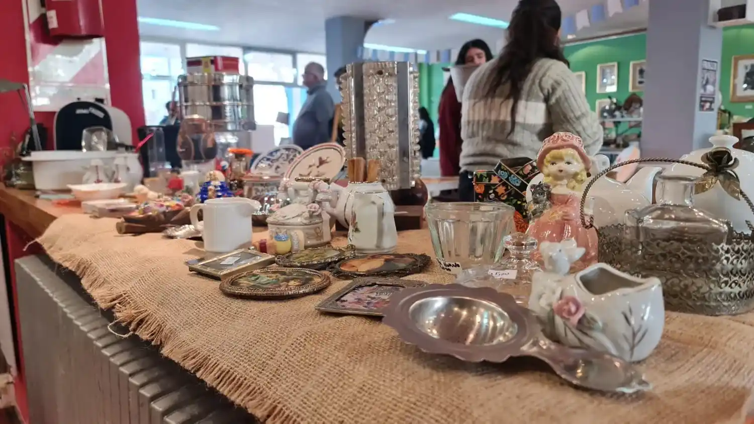 Objetos con memoria. En la Feria Cachivache realizada en el Centro Cultural Necochea