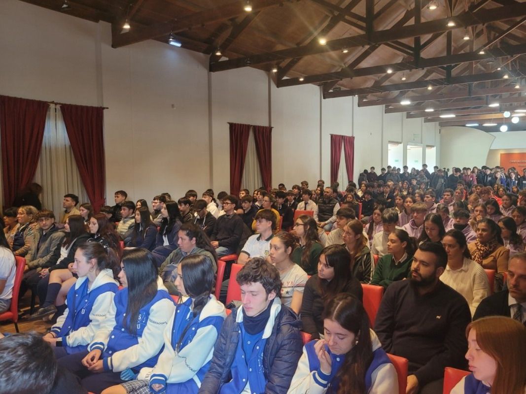 Brindaron una charla informativa sobre juicios por jurado a estudiantes secundarios