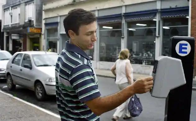 Servicios municipales con motivo del feriado por el Día de la Soberanía