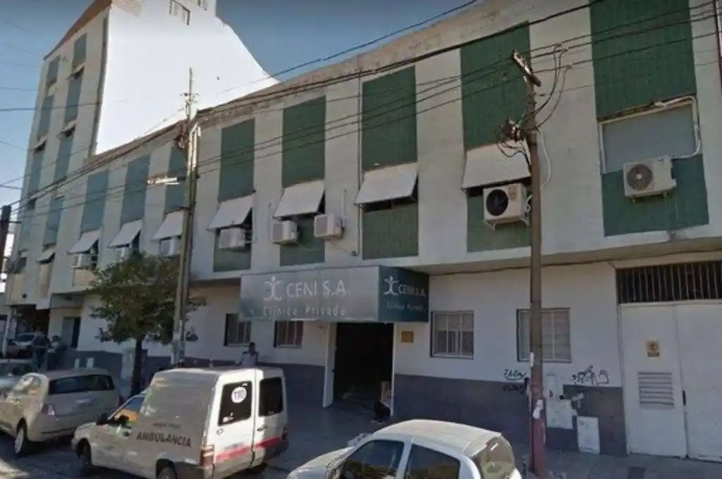 Una mujer cayó por la ventana de una clínica y murió en el acto