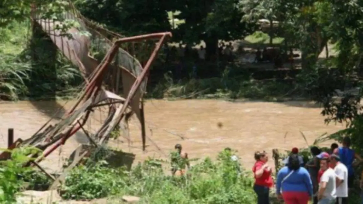 NUEVA SITUACIÓN DE ALARMA: colapsa por las lluvias puente Mochimita, entre Cumaná y Cumanacoa