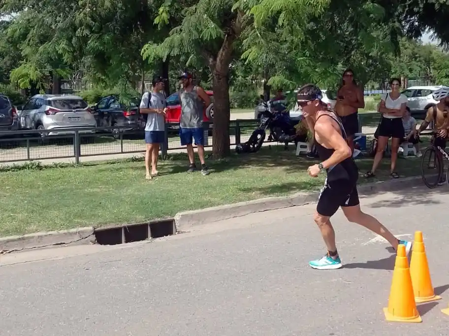 José Luis Lazo, campeón en el Triatlón Santafesino