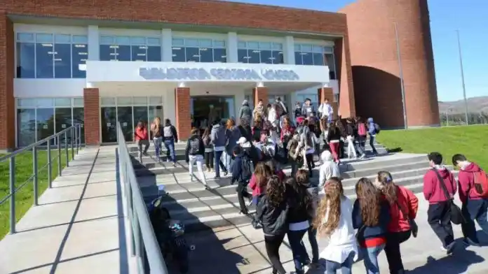 Veto presidencial: viernes de paro en la Universidad Nacional del Centro