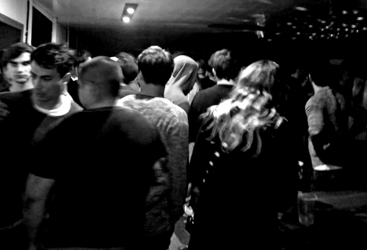 Pueblo Doyle: el Tribunal de Faltas buscará multar al responsable de una fiesta clandestina con más de 50 personas