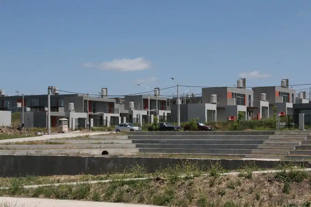 Vecinos del Procrear recibieron viviendas con la garantía vencida