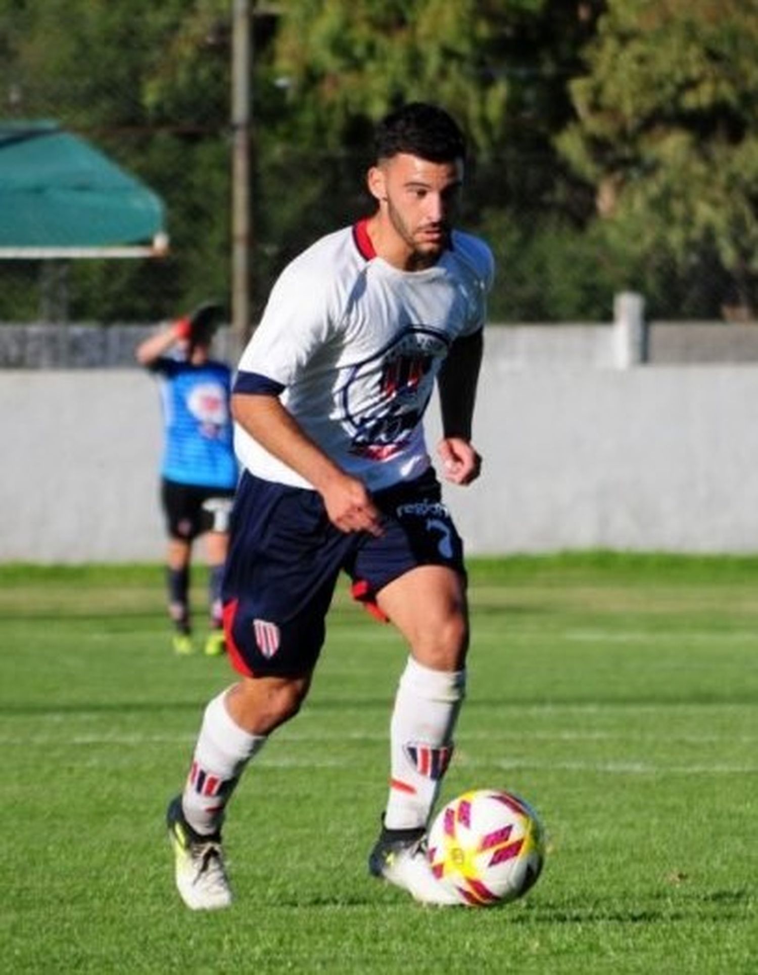 Bálsamo, un extremo que entrega todo en la cancha