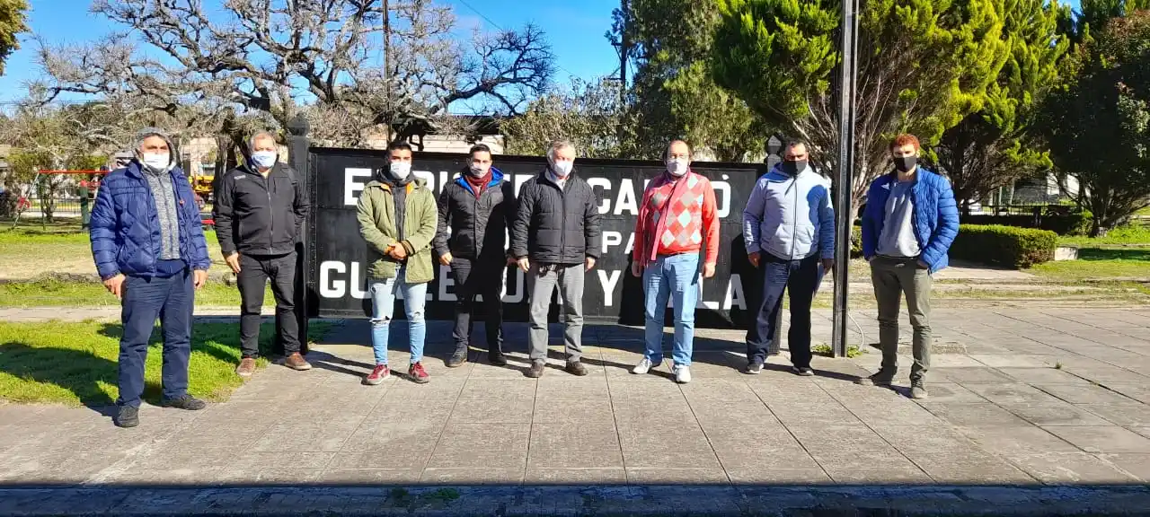 Secretaría de Deportes: José Gómez visitó Larroque y Carbó