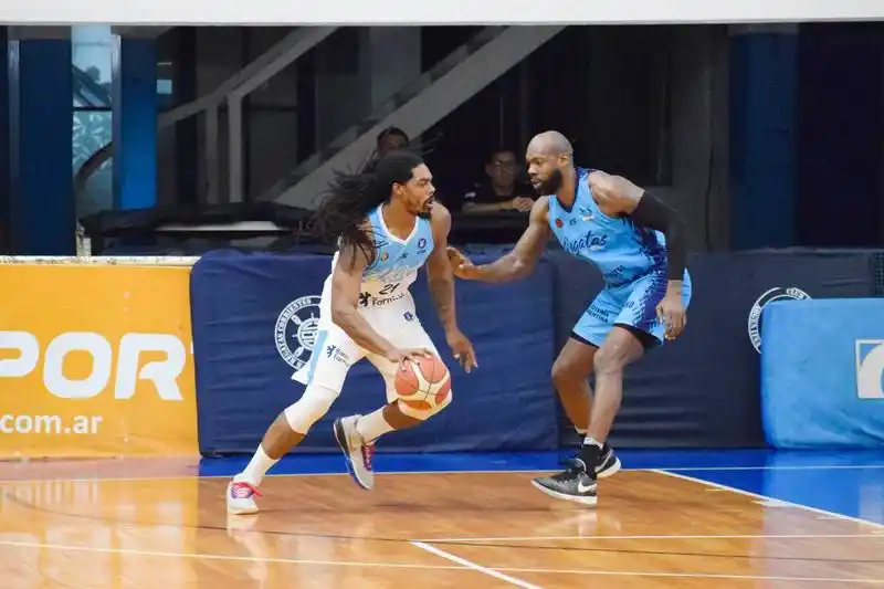 Alexander se suma
a Regatas Corrientes