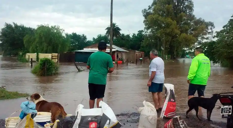 Temporal: Doscientos evacuados y cortes de luz en Pergamino