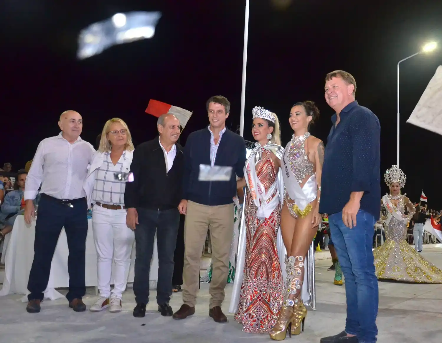 Cresto acompañó a Rossi en el cierre del carnaval en Santa Elena