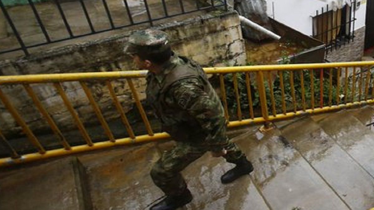 En  INVESTIGAN a más de 100 militares por entregar armas al CLAN del GOLFO y disidencias de las FARC