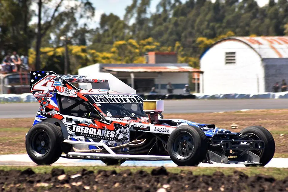 Se inaugura el autódromo de San Cayetano