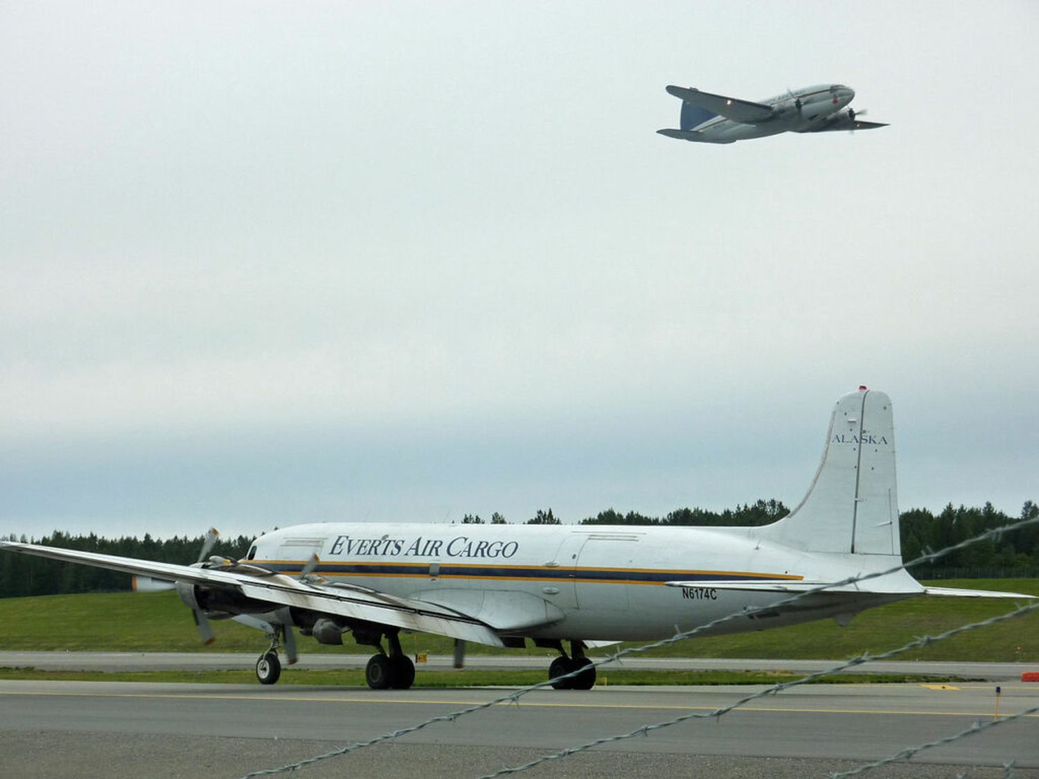 Belle Epoque: Everts Air Cargo vuela con Curtiss Wright C-46 y Douglas DC-6 en Alaska