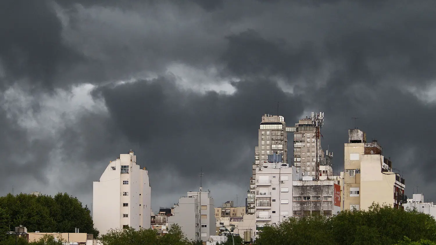 Emitieron un alerta por tormentas fuertes y granizo para Santa Fe y cinco provincias más