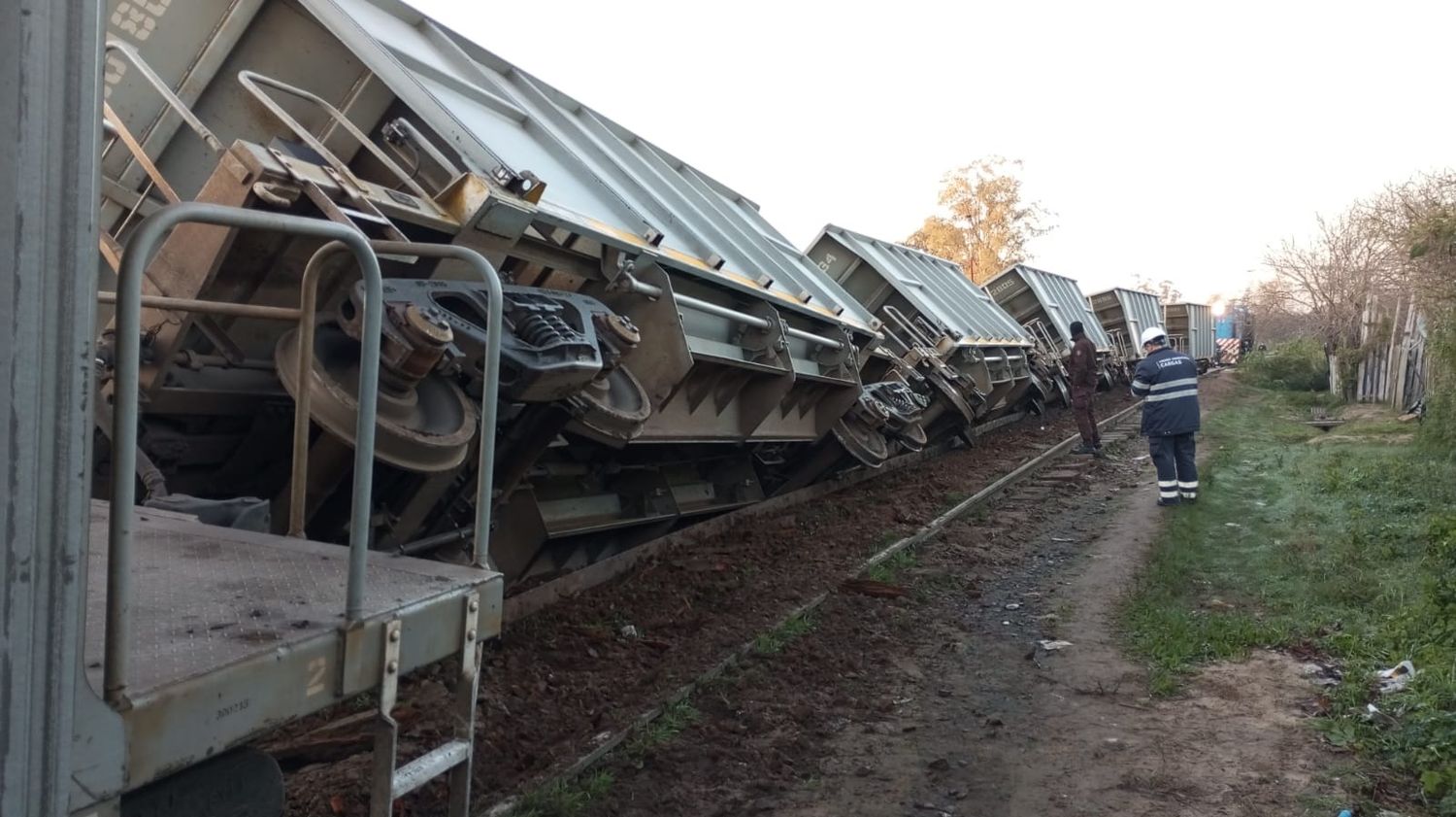 Un tren de cargas descarriló en las vías de Boulevard San Lorenzo